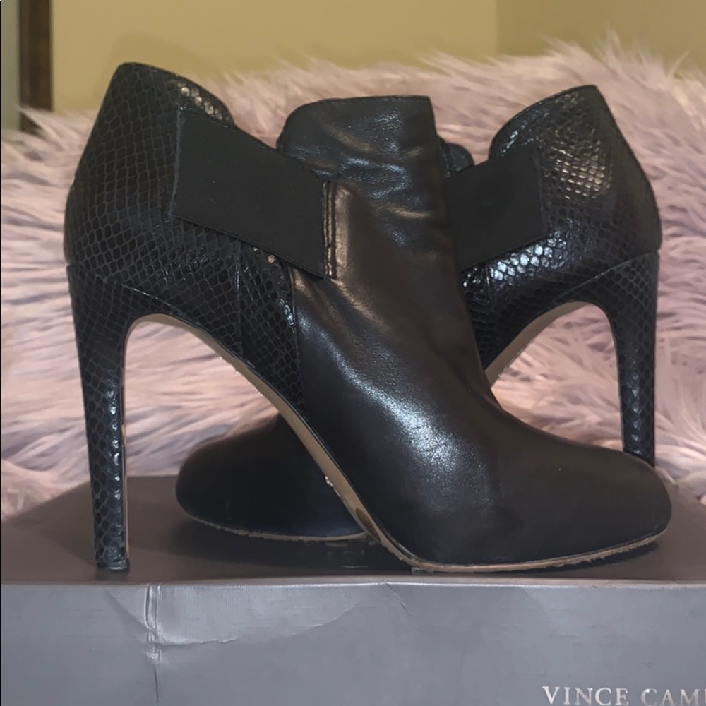 💙💖Vince Camuto leather & snakeskin boots💕 - Picture 8 of 8